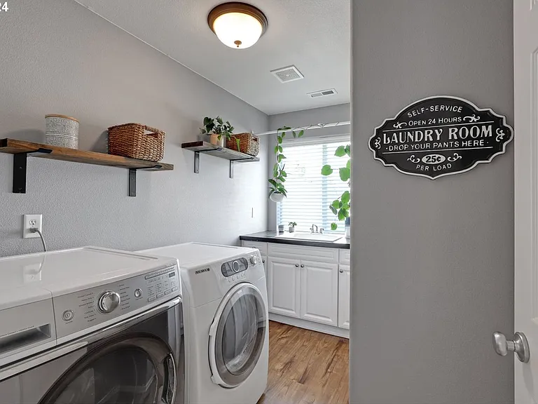 11868 NW Permian Ct — Photo 28