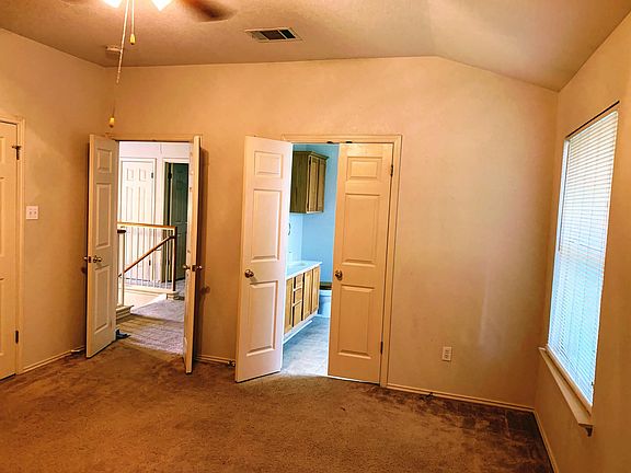5th image of 1205 Wood Creek Dr
