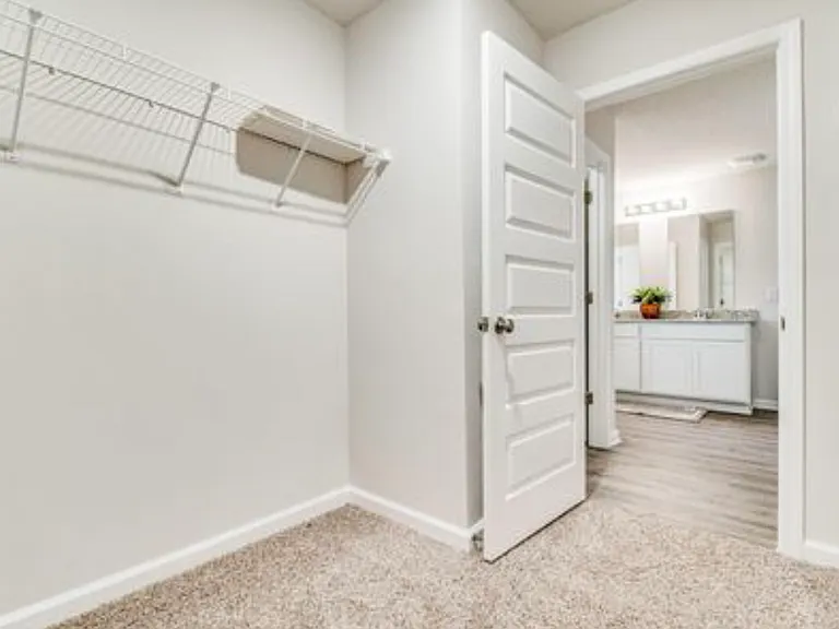 721 Quintana St — Photo 13