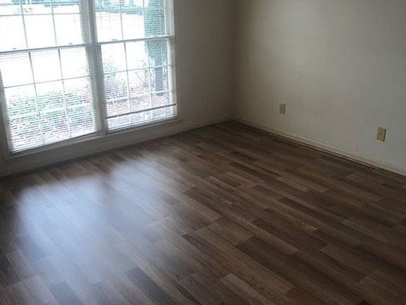 3rd image of 116 Picadilly Dr APT D