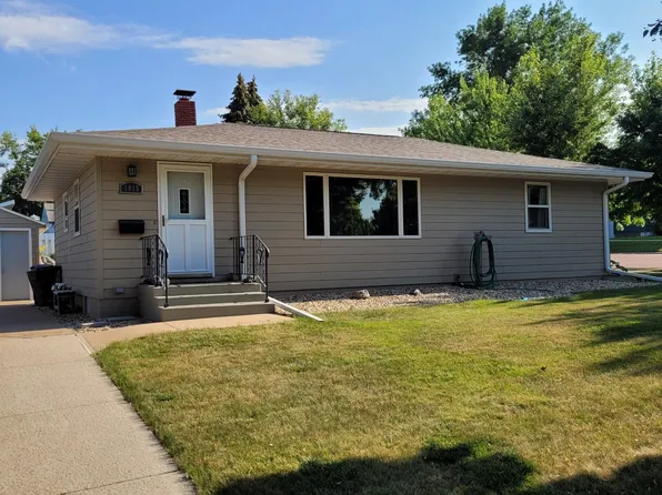 1025 W Ash Ave, Mitchell, SD 57301