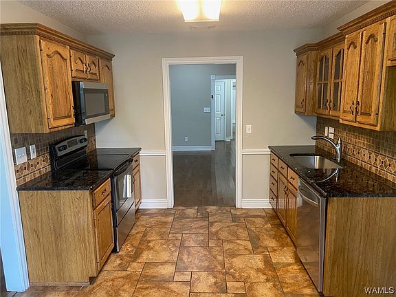 5th image of 4382 Heathersage Cir