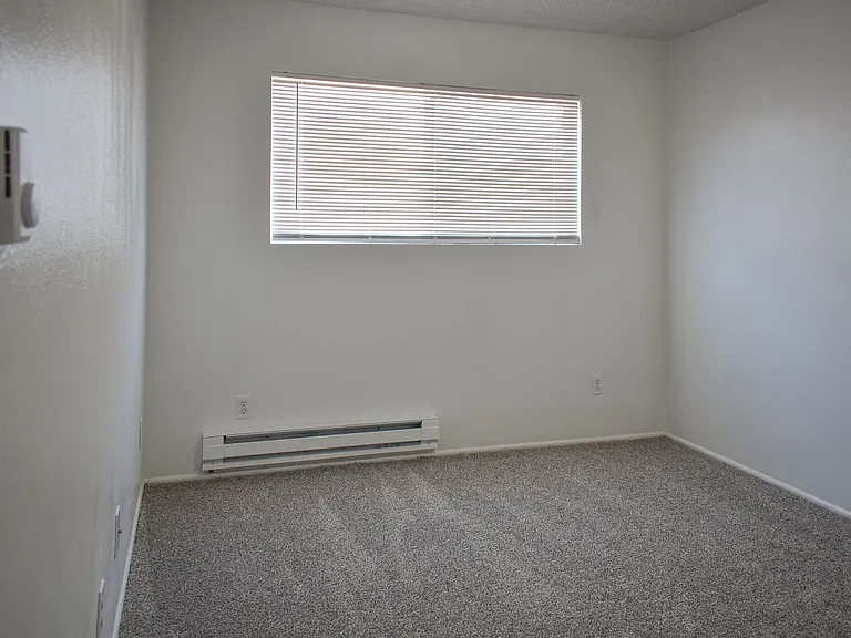Kathy-Ann Apartments — Photo 19