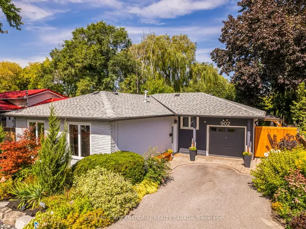 902 Vistula Dr, Pickering, ON L1W 2L5