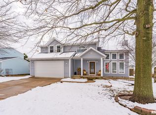 617 W Oak St, Eldridge, IA 52748