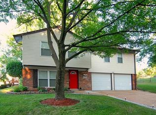 2320 Water Tower Rd, High Ridge, MO 63049