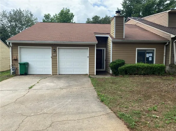 1555 Burnstone Dr, Stone Mountain, GA 30088