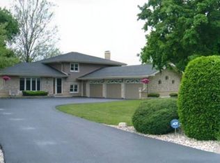 10 Liberty Dr, Lemont, IL 60439