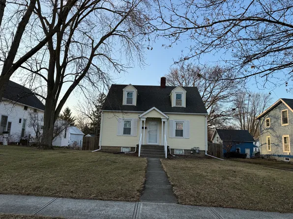 102 S Lawn Ave, Bluffton, OH 45817