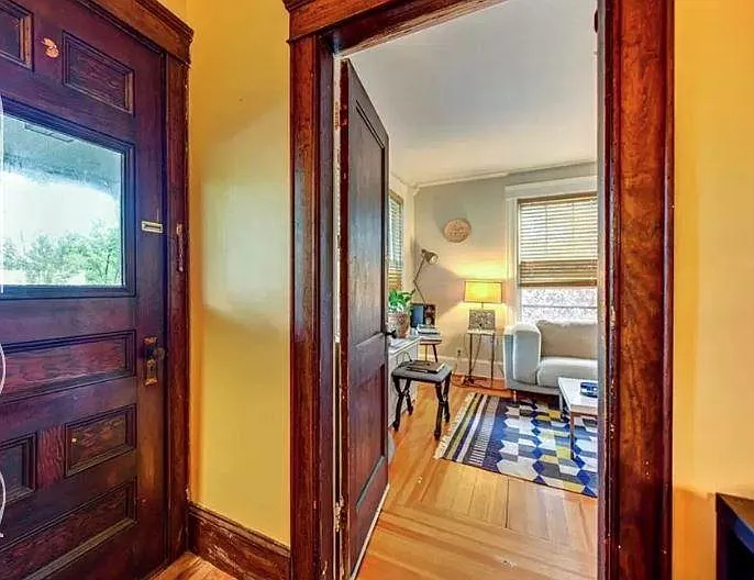 Building Photo - 27 Marbury Ave