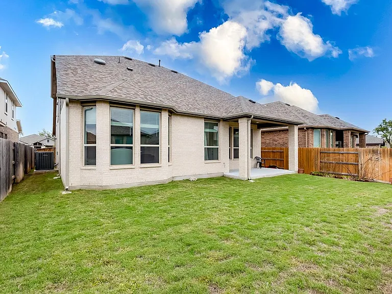 833 Whitetail Dr — Photo 37