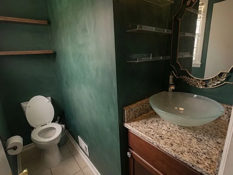 8 Ann Ct — Photo 4