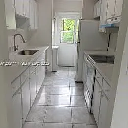 Waterside Townhomes Sec 1 — Photo 4
