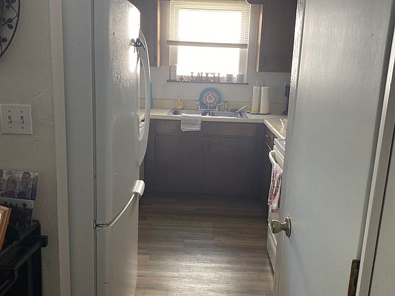 2nd image of 122 Boardwalk Ln
