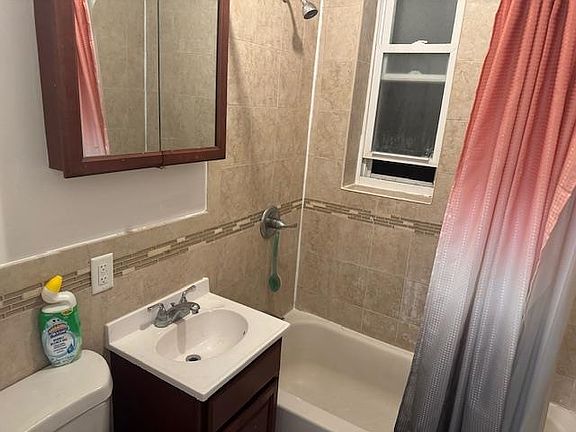 5th image of 2672 Kennedy Blvd #503
