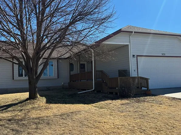 909 Kennedy Dr, Norton, KS 67654
