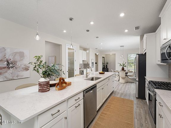 5th image of 194 LADYSLIPPER Drive