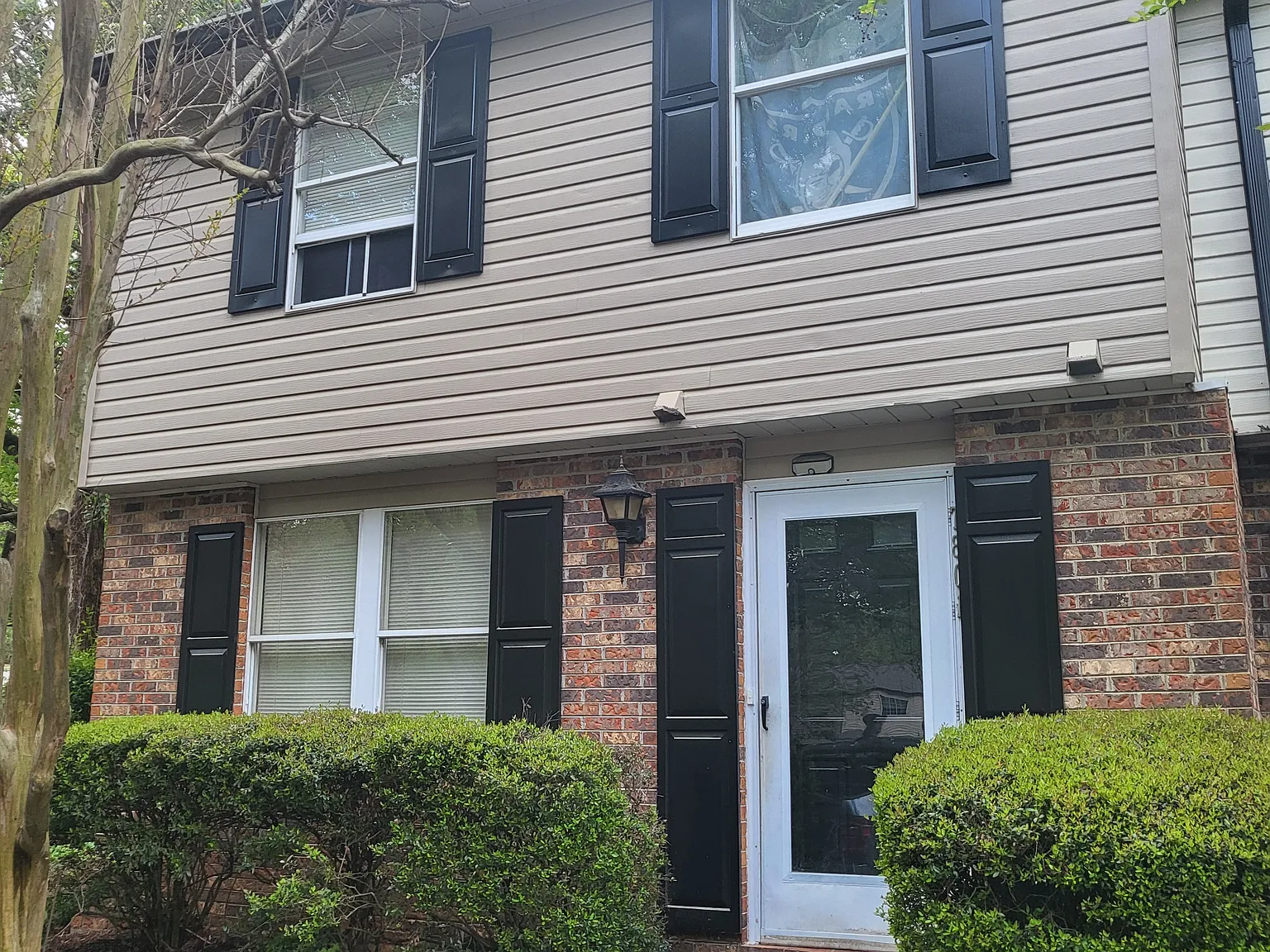 Stephanie Ln, Raleigh — Photo 1