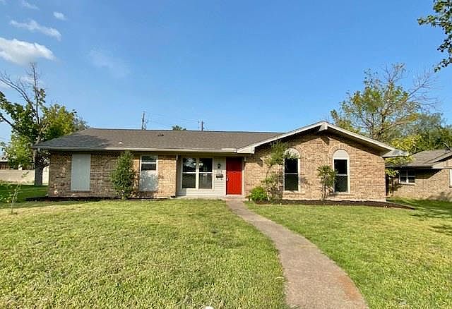 1st image of 3217 Point East Dr