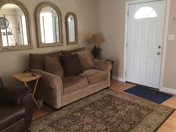 2nd image of 2210 Buckingham Sq