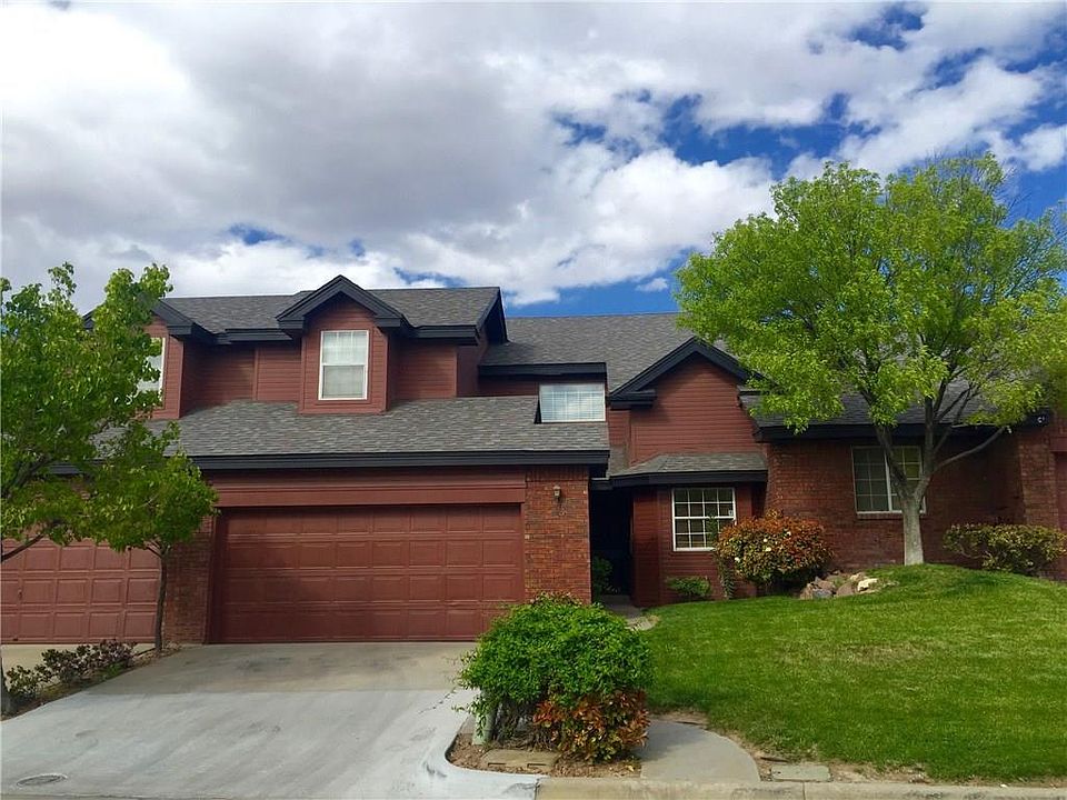 1st image of 23 Stratford Hall Cir