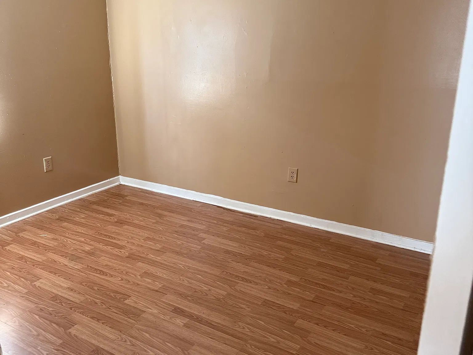1322 Deer Park St — Photo 4