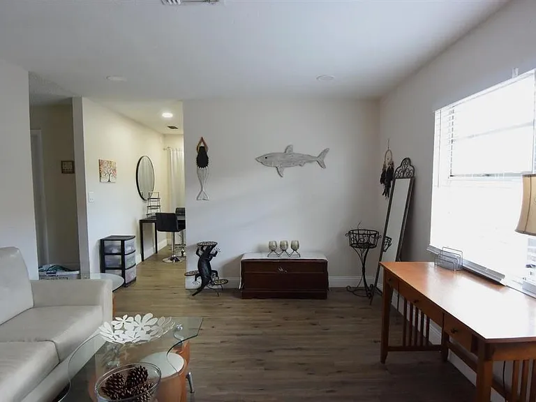 5845 Elm St — Photo 12
