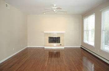 5th image of 6 Honey Locust Ct