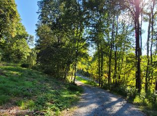 42 Long Ln, Falls, PA 18615