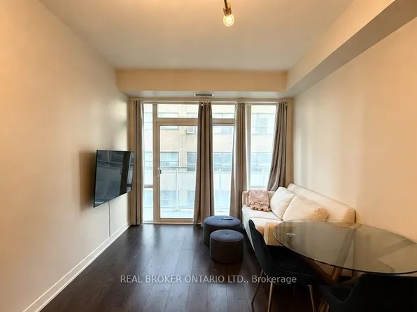 223 Saint Clair Ave W, Toronto, ON