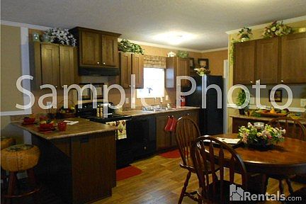 2nd image of 3308 Parkridge Rd