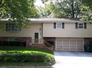 408 N Avondale Dr, East Peoria, IL 61611