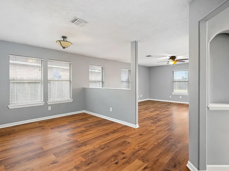 139 Horn Ct — Photo 2