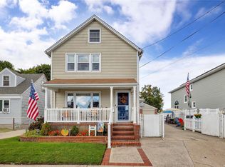 860 Court Rd, Franklin Square, NY 11010