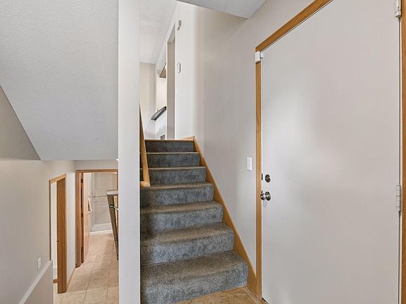 5th image of 632 3rd Ave NE