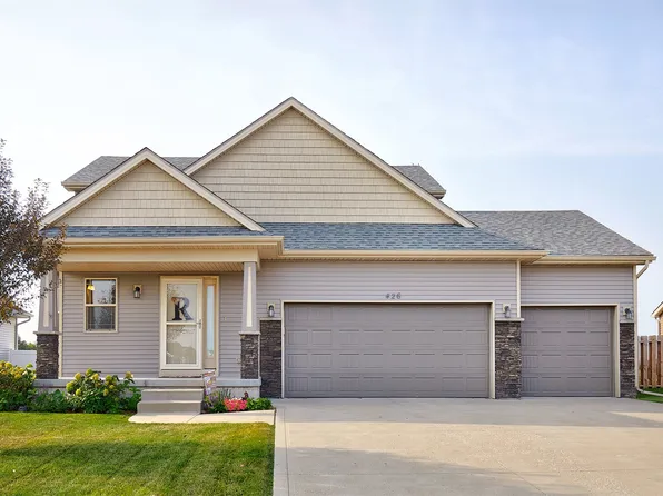 426 Oak Tree Dr, Winterset, IA 50273