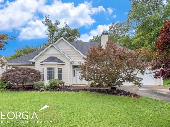 28 Meadow Dr, Royston, GA 30662