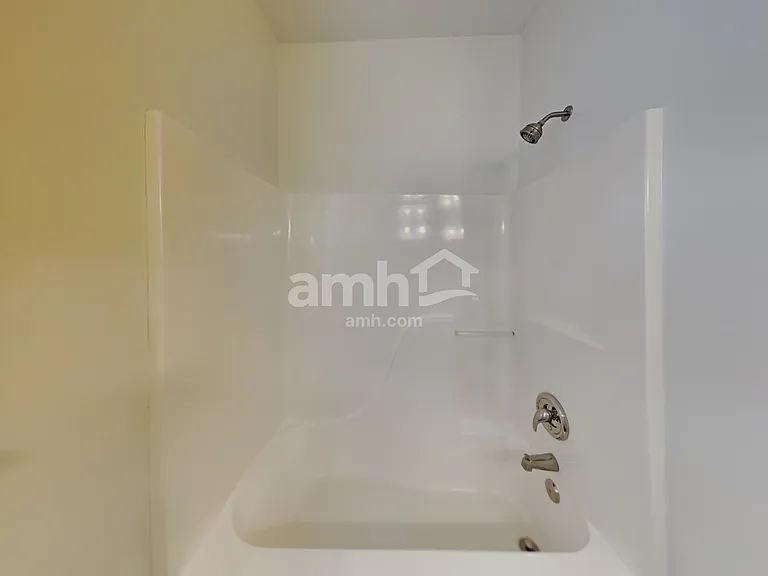 805 Lincoln Sq — Photo 18