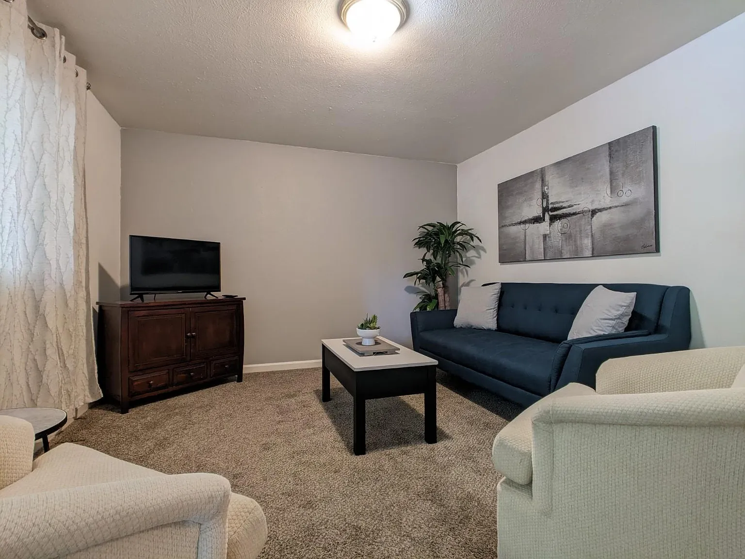 2 bed, 720 sqft, $1,795 — Photo 3