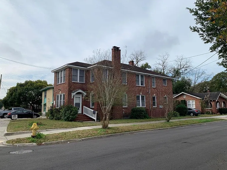 768 Acosta St — Photo 15