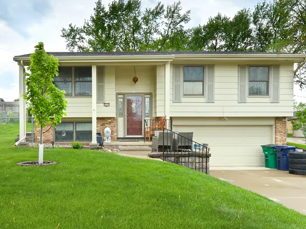 4404 66th St, Urbandale, IA 50322