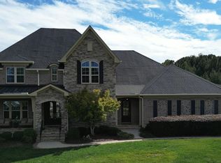 352 Rolling Meadows Ln, Chapel Hill, NC 27517