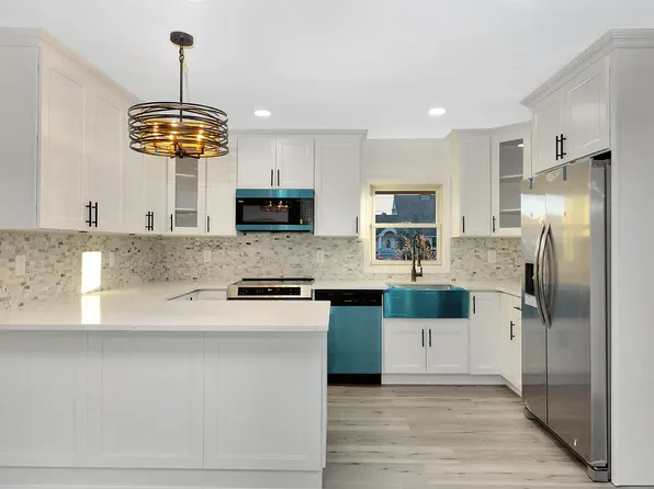 37 Mallard Rd, Levittown, NY 11756