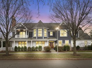 263 N Geneva Ave, Elmhurst, IL 60126