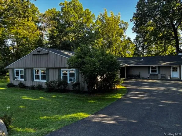 110-112 S Jacqueline Street, New Windsor, NY 12553