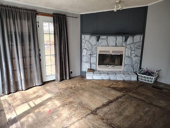 5th image of 951 Walker Rd