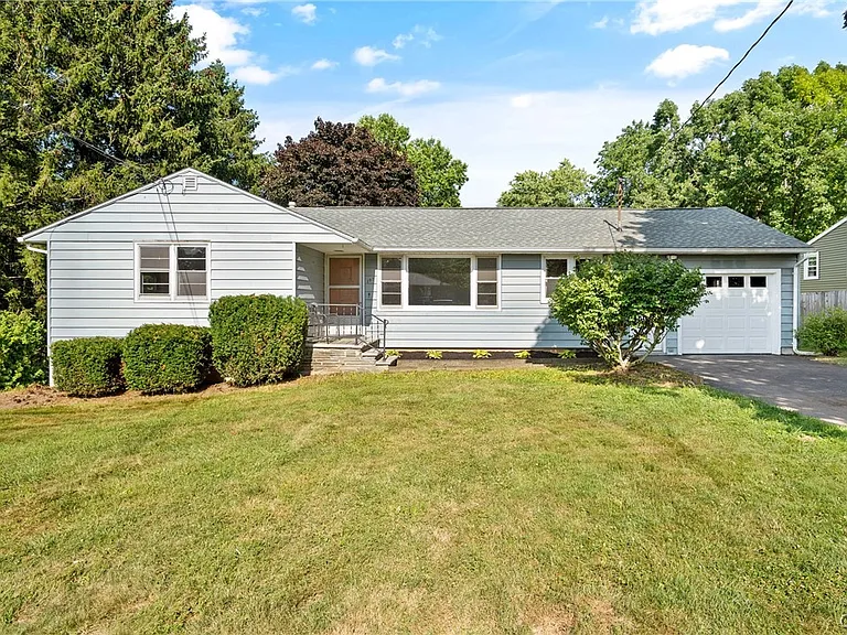 107 Overlook Dr — Photo 1