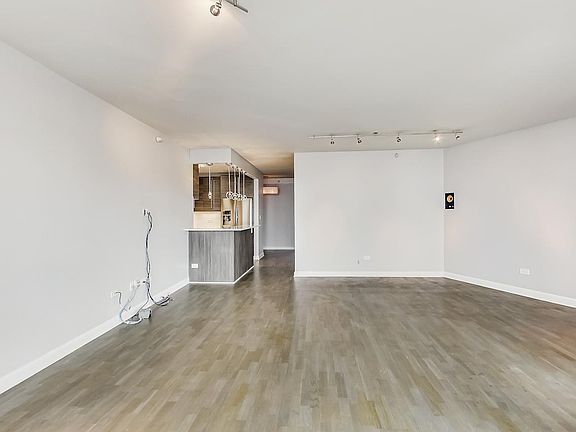 5th image of 420 E Waterside Dr Unit 2912