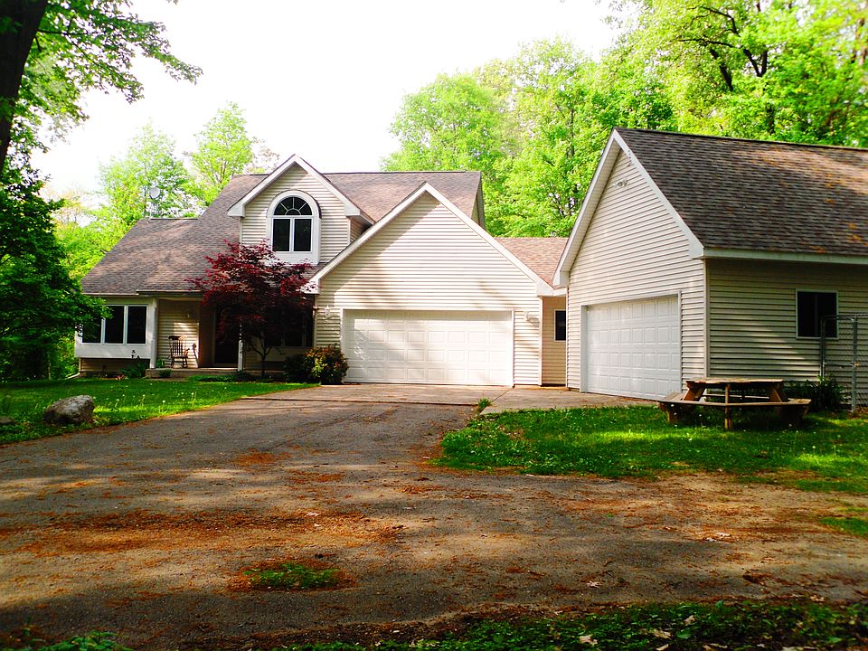 1st image of 1725 Forest Dr