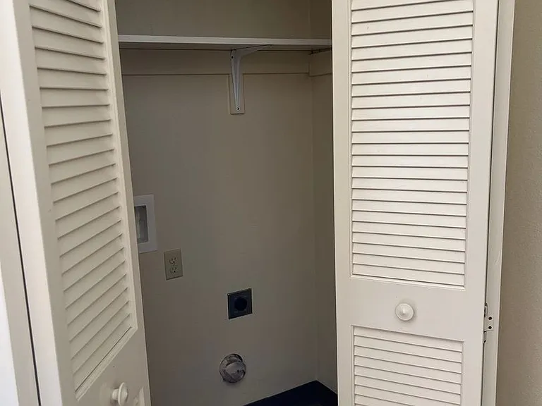 1301 Hallen Dr — Photo 25